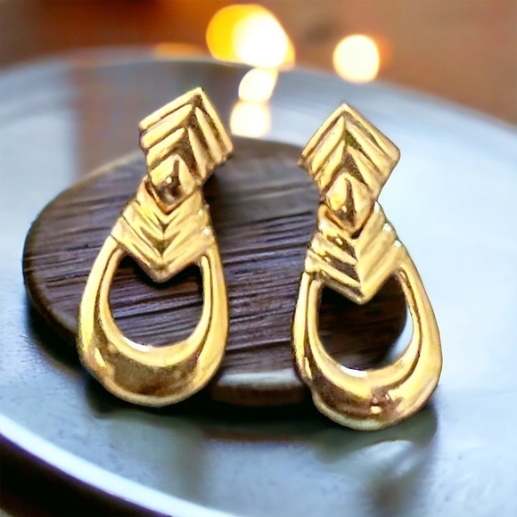 Golden Regal Door Knocker Drop Hoop Earrings 1" Hypoallergenic‎ Made in USA - Picture 1 of 3